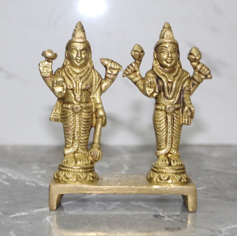 Brass Statue Vishnu Lakshmi Idol 470 gm